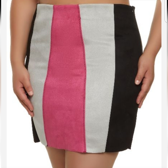 Jolie & Joy Faux Suede Colorblock Mini Skirt NWT Stretch Plus Sizes. - Picture 4 of 11